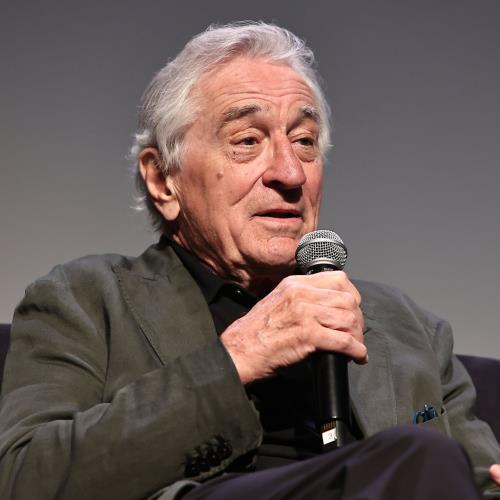 Robert De Niro urges Americans to keep protesting against Trump