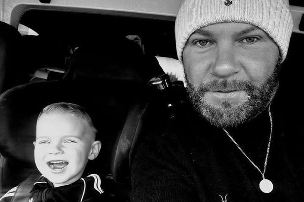 Tributes to ‘true fighter’ Des Longstaff, 40, after tragic cancer death