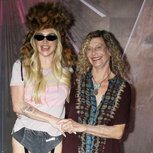 Kesha congratulates mother Pebe Sebert on releasing debut album