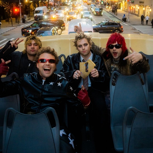 5 Seconds of Summer secure fourth UK Number 1 album with EVERYONE’S A STAR!