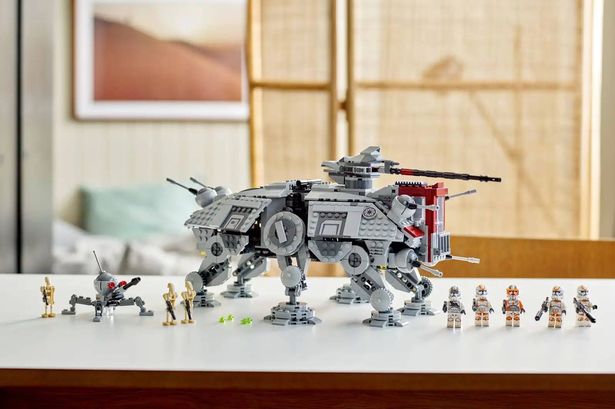 Star Wars fans face to snap up ‘outstanding’ Lego set as it’s slashed to £84 in Black Friday sale