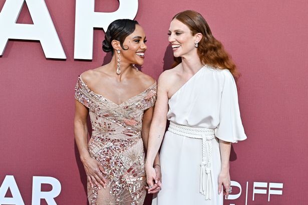 Jess Glynne’s sweet message for girlfriend Alex Scott as she flies home after I’m A Celeb