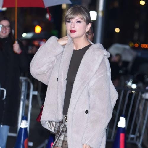 Taylor Swift honours father with $1 million donation to charity