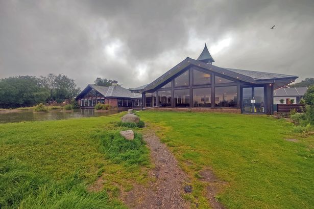 American in the UK tries food at ‘best’ service station but isn’t impressed by 2 things