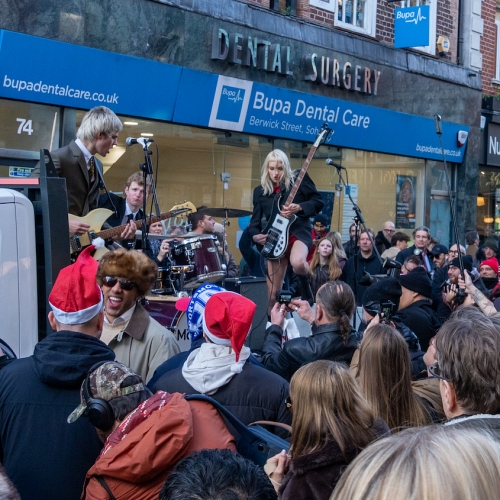 The Molotovs shut down soho with Christmas guerilla gig in support of The Big Issue