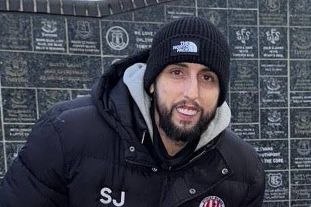 ‘Loving’ dad dies after Christmas Eve crash as mum remains in serious condition