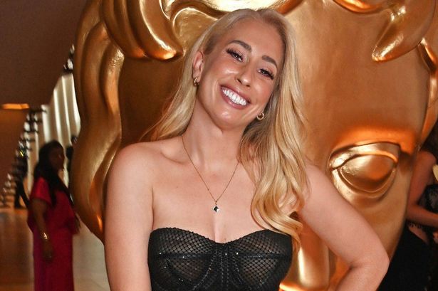 Stacey Solomon gets her kitchen clean in seconds with ‘life-saving’ handheld steamer