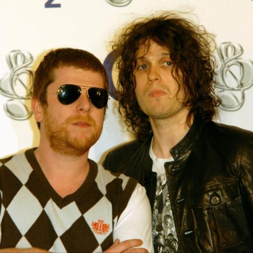 The Fratellis vow to ‘get back onstage as quickly as possible’ after cancelling tour