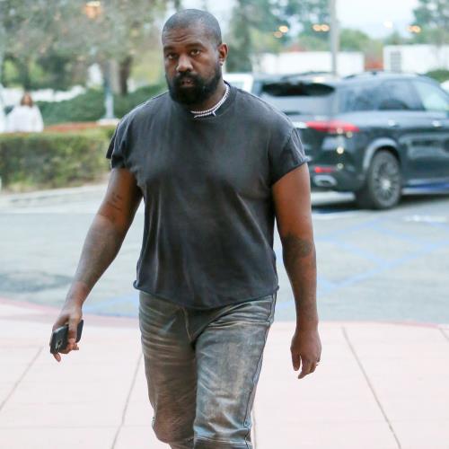 Kanye West offers to meet Jewish community in U.K. amid Wireless Festival controversy