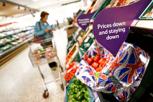 ‘I’m a nutritionist and I follow these 8 tips to cut the cost of my food shop’