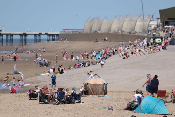 Will Lancashire schools close this week as temperatures soar to 38C?