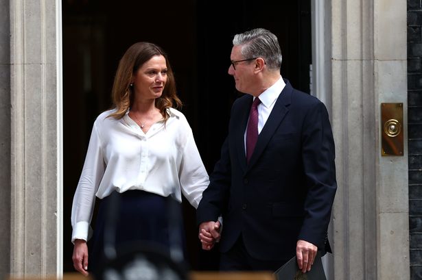 Sir Keir Starmer visibly upset as he pays tribute to family during resignation speech