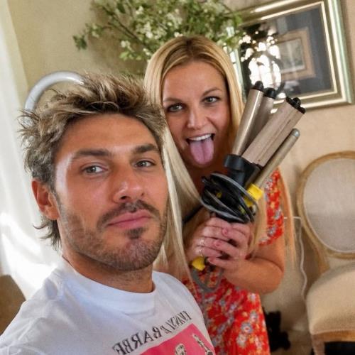 Britney Spears taps celebrity hairstylist for sleek new look