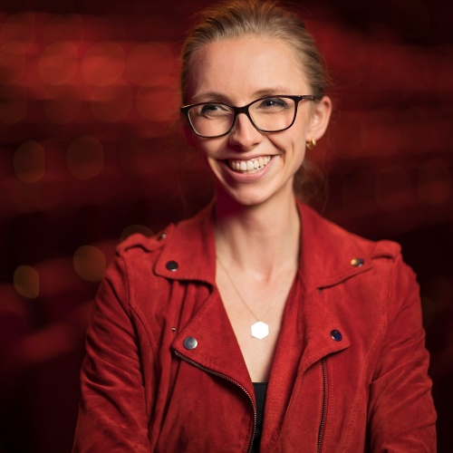 Classical music sensation Anna Lapwood announces debut UK arena tour