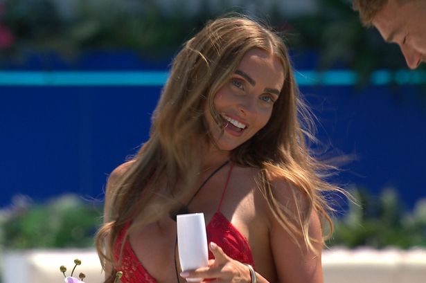 Love Island fans say ‘it finally clicked’ after uncovering Elicia’s famous ‘twin’