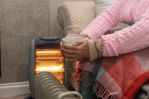 DWP to give people £300 for energy bills after increase announcement