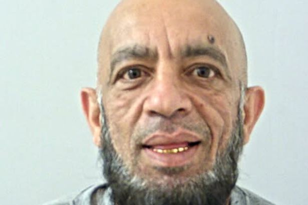Police hunt for ‘wanted’ Accrington man with distinctive gold-capped teeth