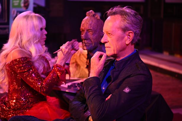 Traitors icon Richard E Grant sculpted live with very special explanation
