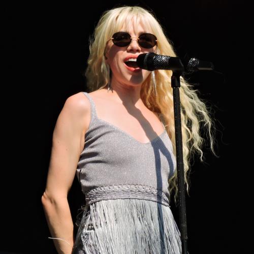 Carly Rae Jepsen reveals how she saved husband in phone after first songwriting session